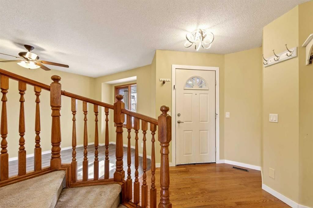 84 Rivergreen Crescent SE, Calgary — photo 4 of 50