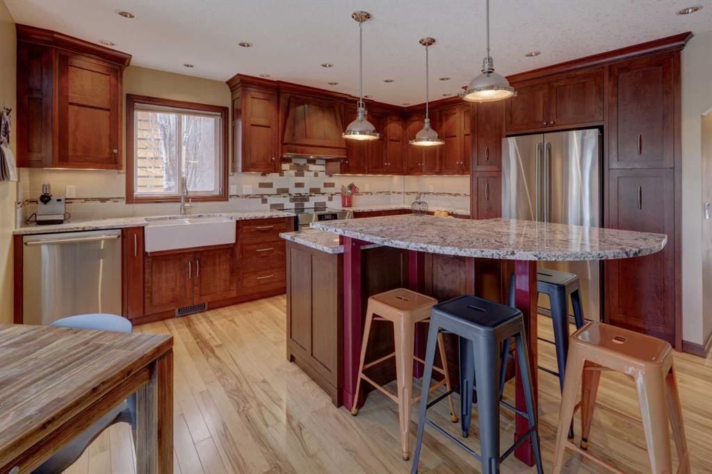 66 Scimitar Point NW, Calgary — photo 3 of 38