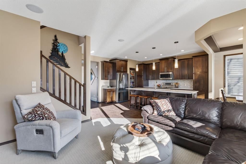 3 Pantego Avenue NW, Calgary — photo 3 of 50