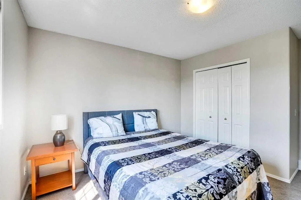 69 Coral Springs Park NE, Calgary — photo 4 of 50