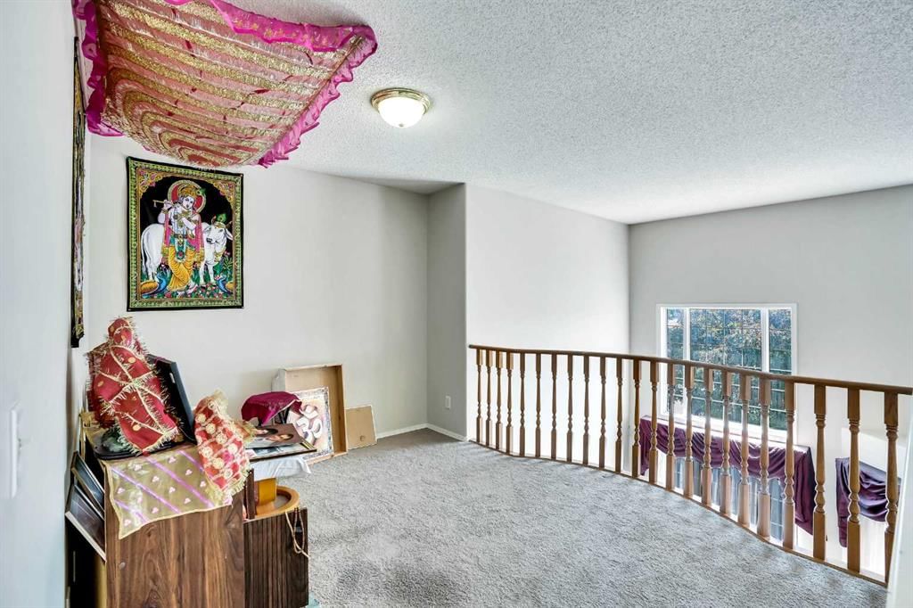 69 Coral Springs Park NE, Calgary — photo 5 of 50