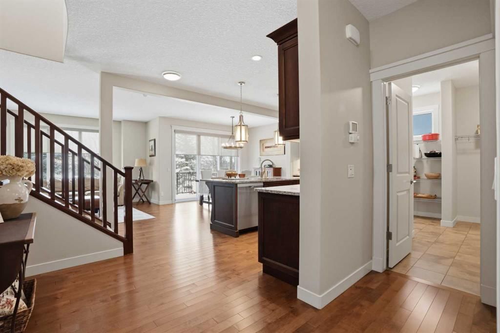 95 Cranarch Circle SE, Calgary — photo 5 of 44