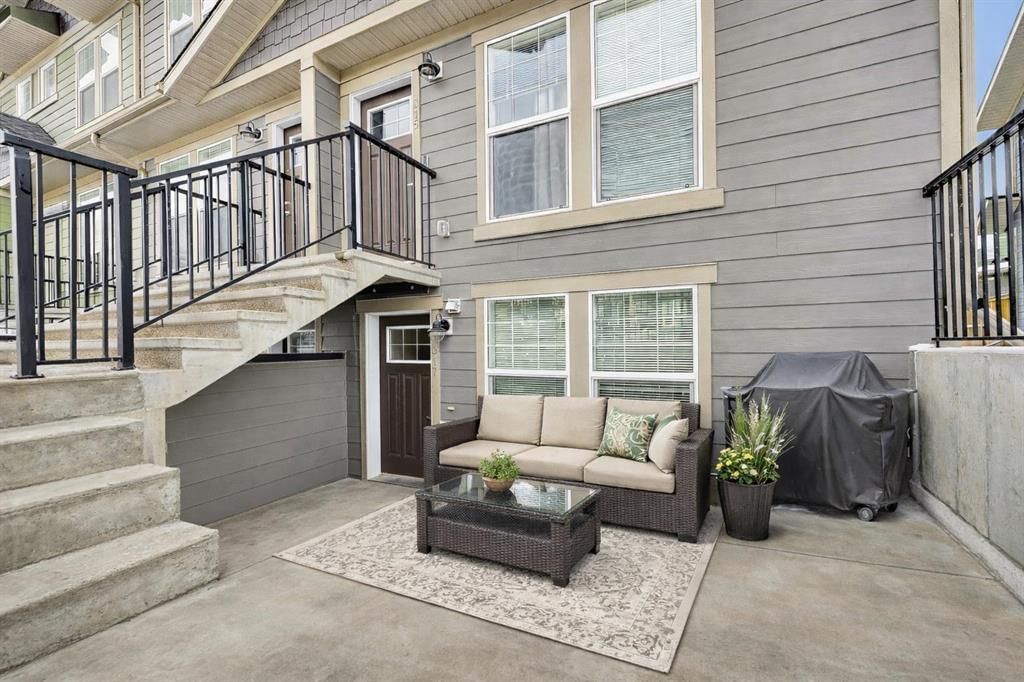 317 Cranbrook Square SE, Calgary — photo 3 of 14