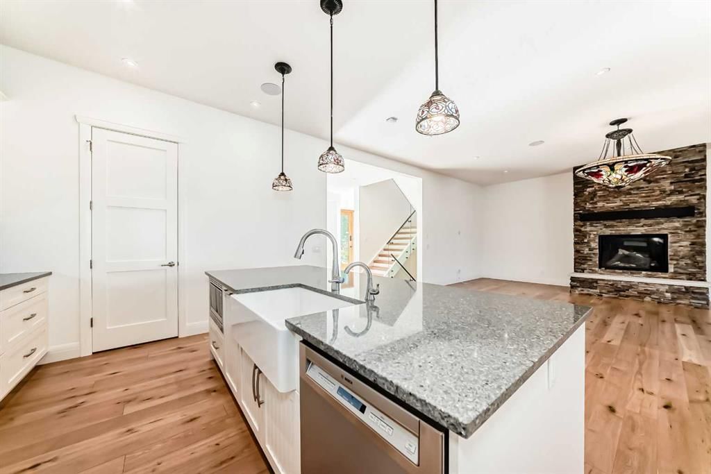 2323 3 Avenue NW, Calgary — photo 5 of 43