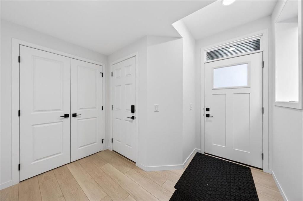 392 Carringvue Place NW, Calgary — photo 4 of 50