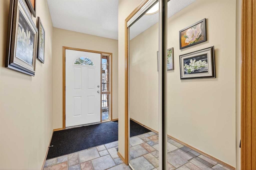 66 Patina View SW, Calgary — photo 4 of 46