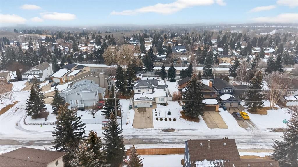 91 Hawkley Valley Road NW, Calgary — photo 3 of 50