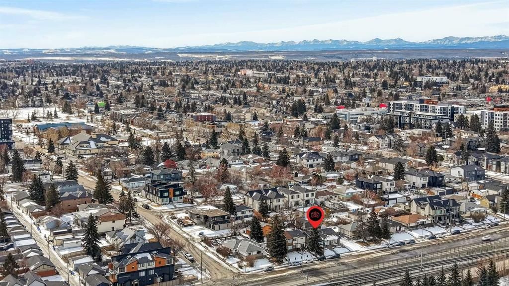 3007 12 Avenue SW, Calgary — main listing photo