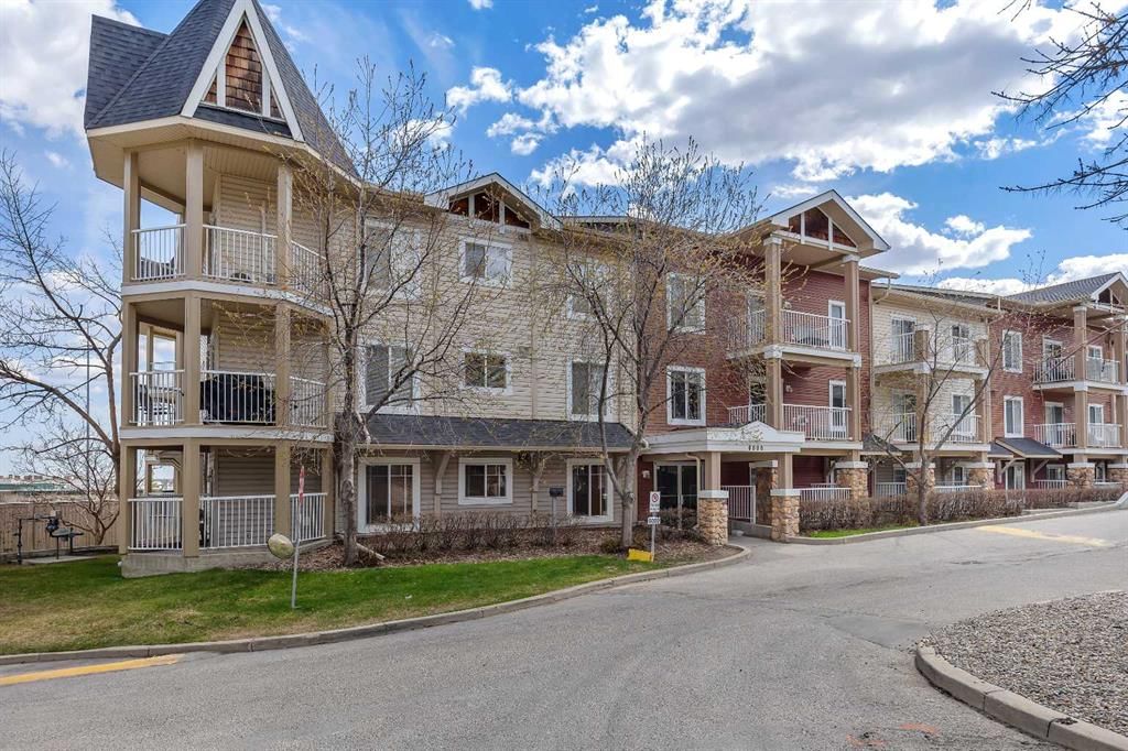 6113, 70 Panamount Drive NW, Calgary — main listing photo
