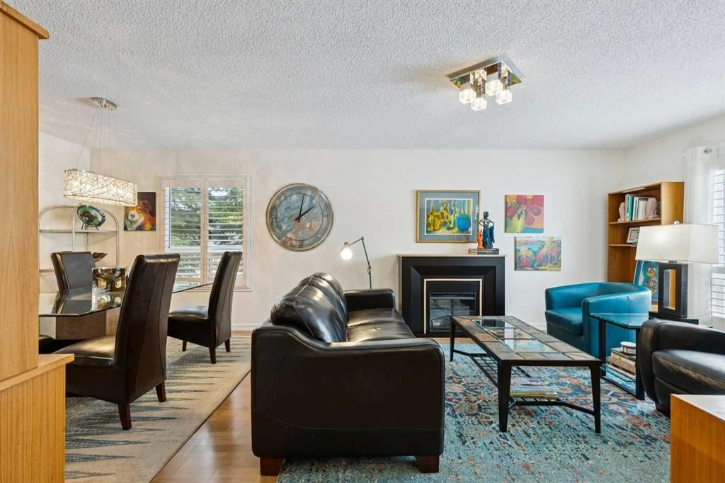 48 Deer Ridge Close SE, Calgary — photo 4 of 34