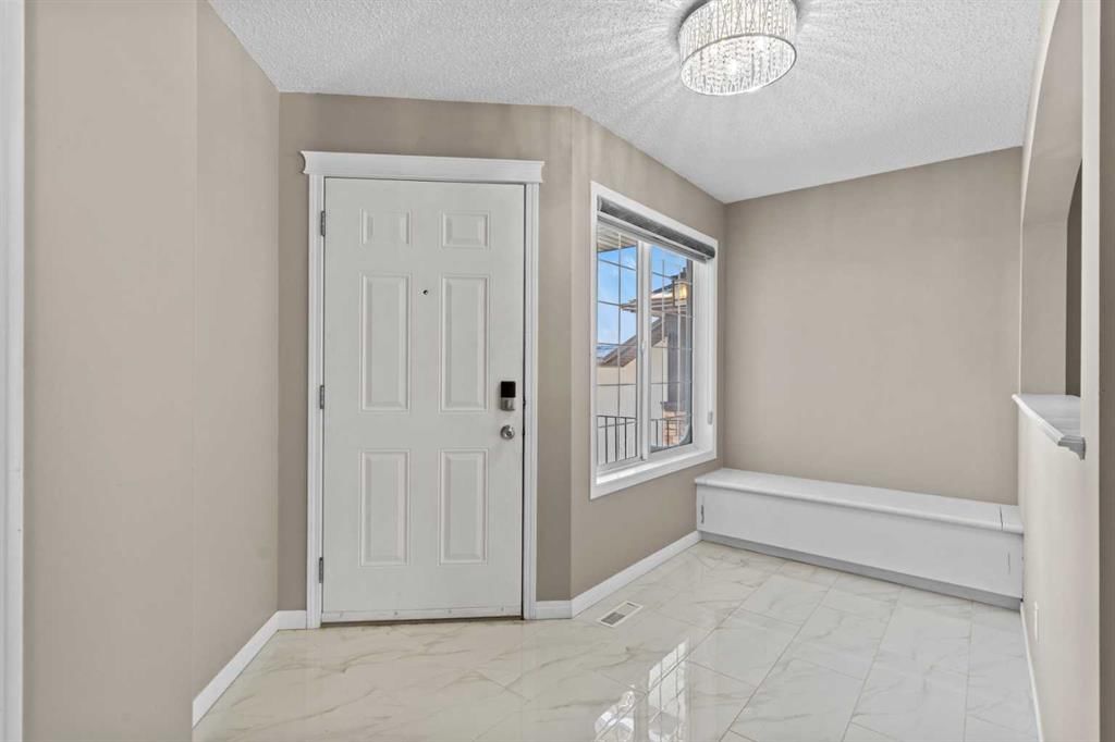 138 Saddlecrest Park NE, Calgary — photo 4 of 49