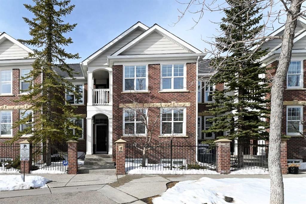 11, 10 St Julien Drive SW, Calgary — main listing photo