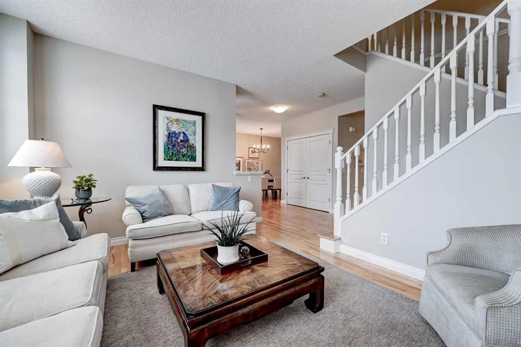 11, 10 St Julien Drive SW, Calgary — photo 3 of 47