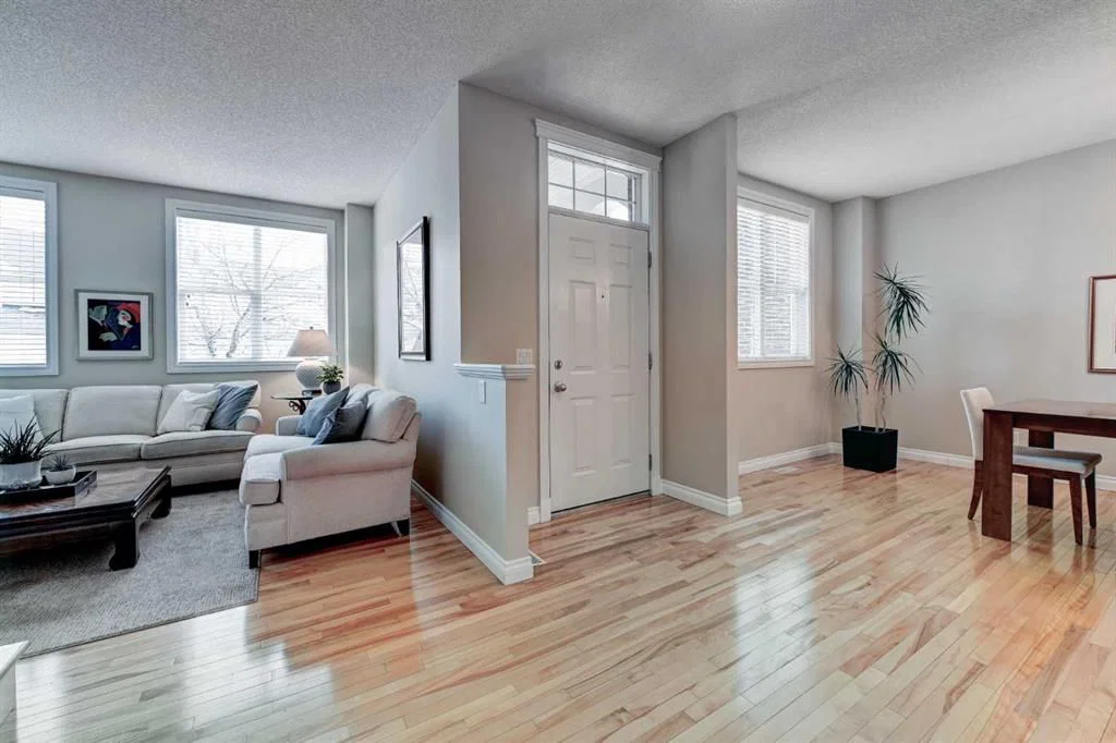 11, 10 St Julien Drive SW, Calgary — photo 4 of 47