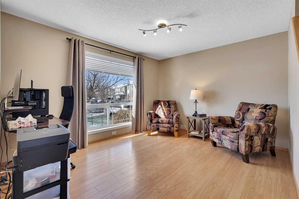 46 Covewood Circle NE, Calgary — photo 3 of 38