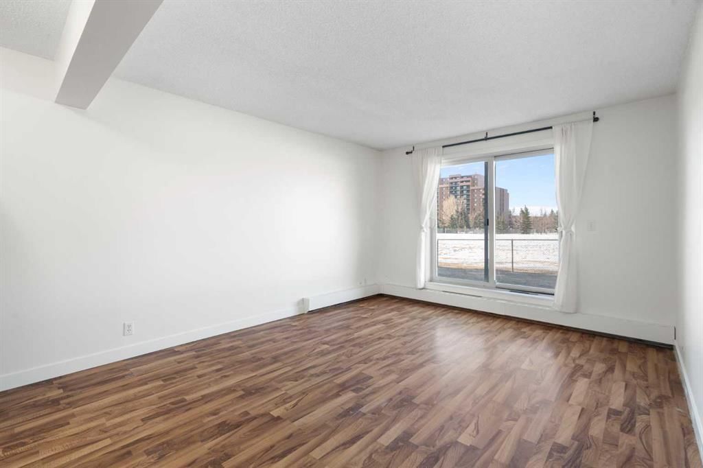106D, 5601 Dalton Drive NW, Calgary — photo 3 of 26
