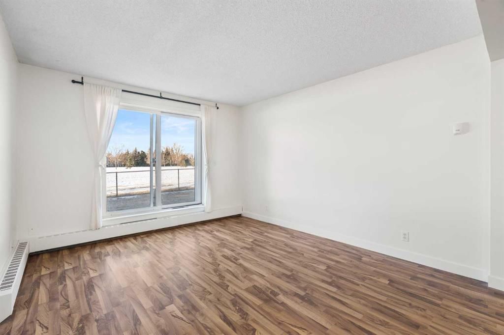 106D, 5601 Dalton Drive NW, Calgary — photo 4 of 26