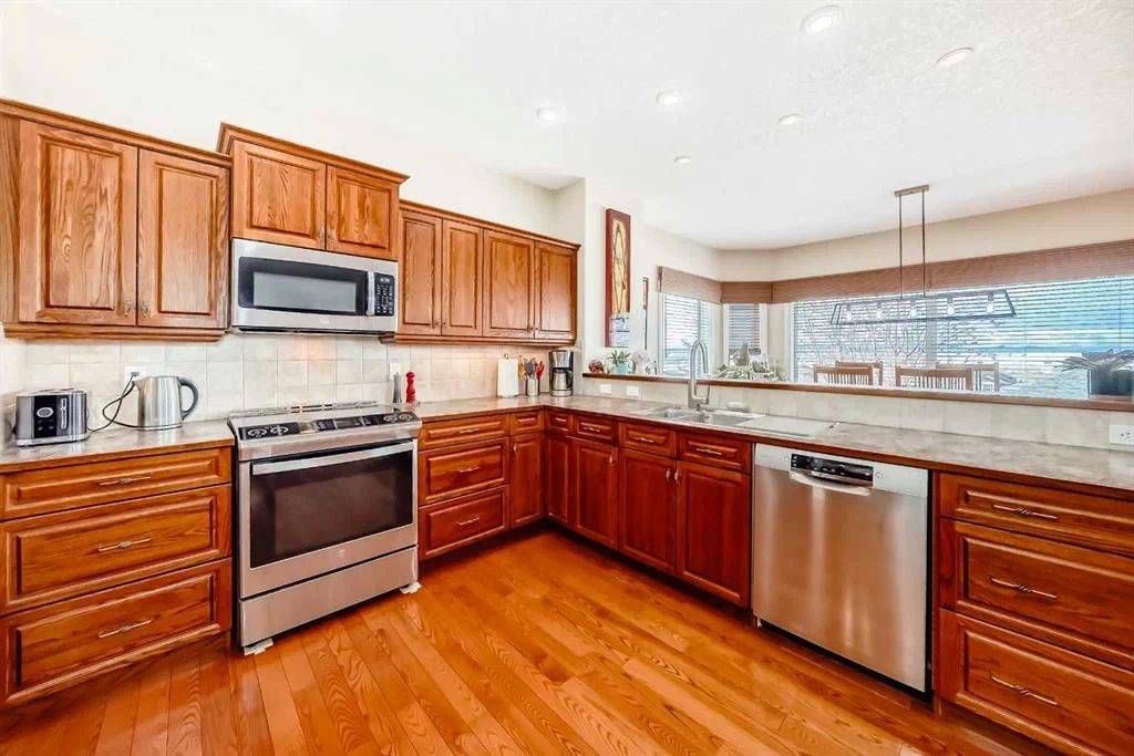 487 Rocky Ridge Drive NW, Calgary — photo 5 of 50