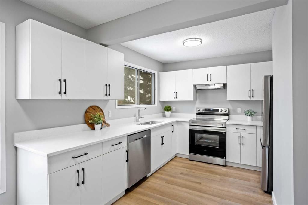 8, 6915 Ranchview Drive NW, Calgary — main listing photo