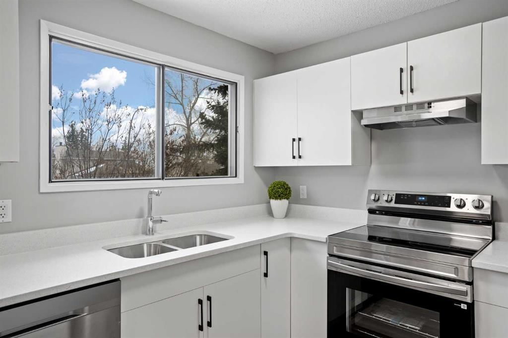 8, 6915 Ranchview Drive NW, Calgary — photo 3 of 27