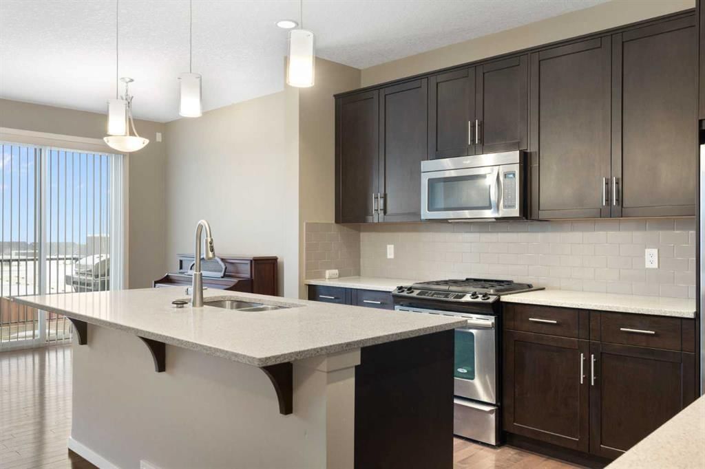 98 Nolanfield Road NW, Calgary — photo 5 of 40