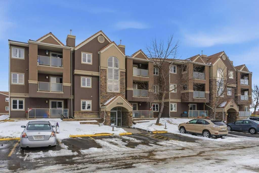 2414 Edenwold Heights NW, Calgary — main listing photo