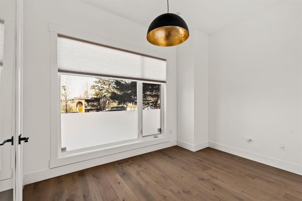 2223 27 Avenue SW, Calgary — photo 4 of 49