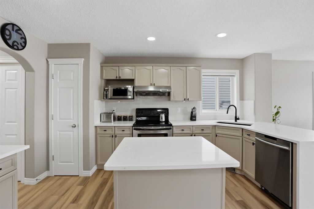 235 Coville Close NE, Calgary — photo 5 of 46
