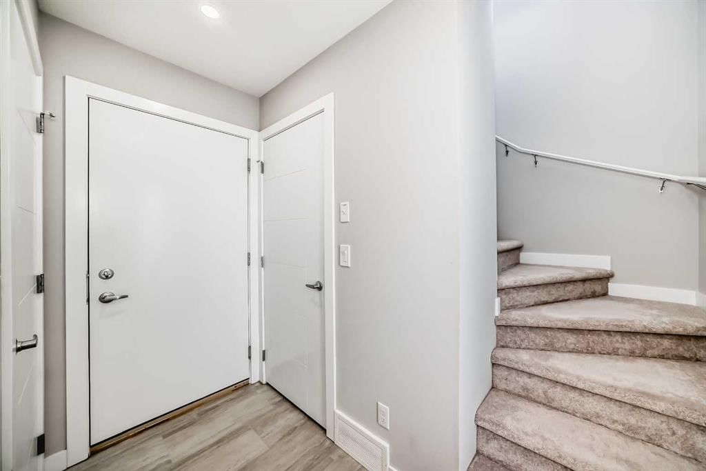 57 Skyview Ranch Avenue NE, Calgary — photo 4 of 41