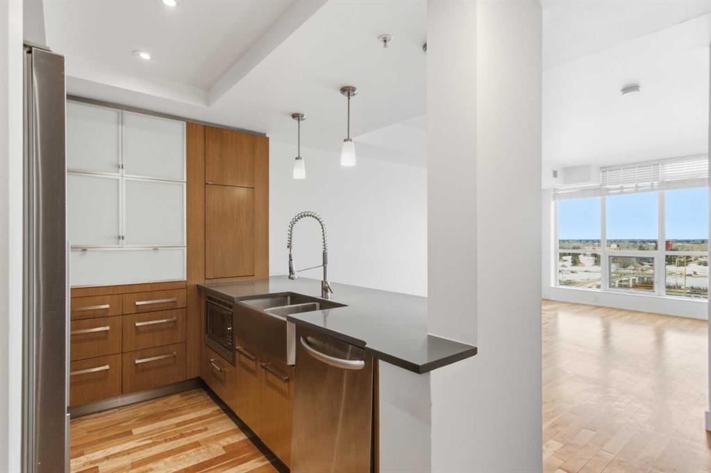 404, 10 Shawnee Hill SW, Calgary — photo 3 of 28