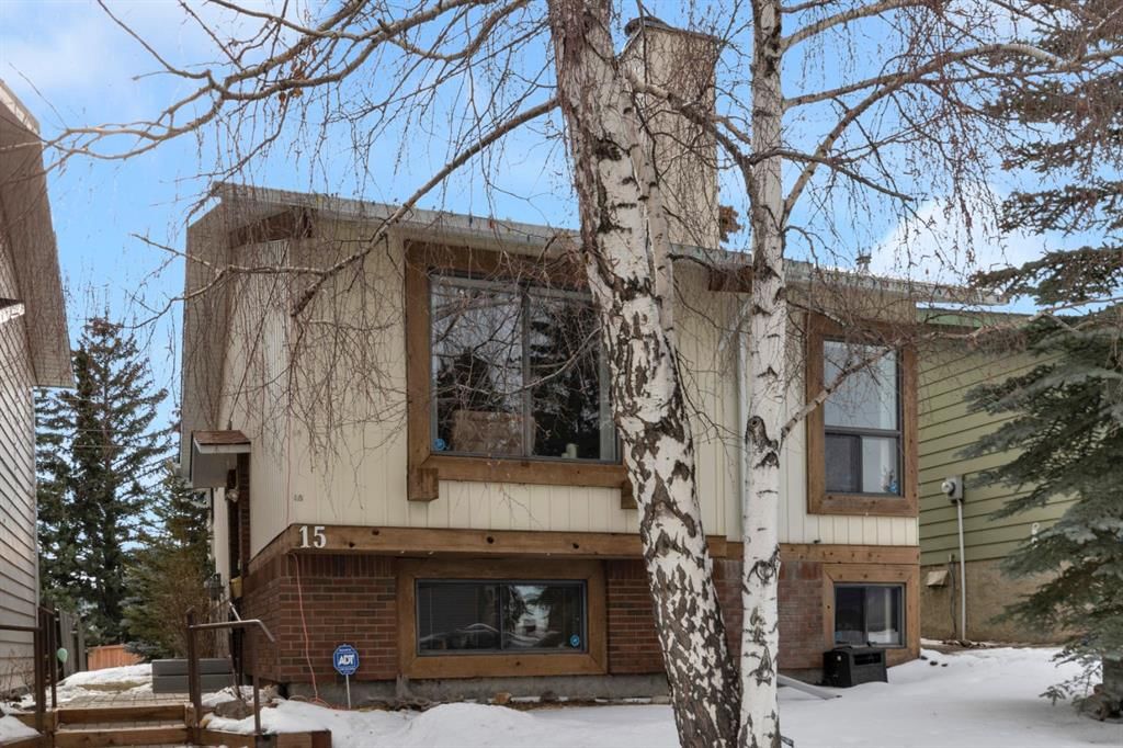 15 Coach Manor Rise SW, Calgary — main listing photo
