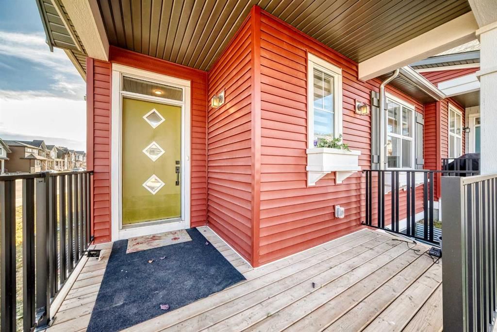 241 Lucas Avenue NW, Calgary — main listing photo
