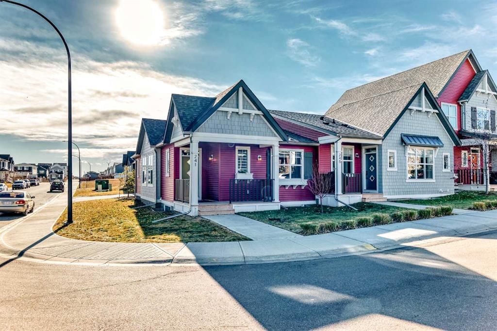 241 Lucas Avenue NW, Calgary — photo 4 of 38