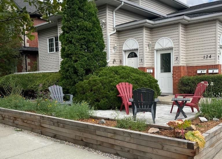 1, 124 19 Avenue NE, Calgary — main listing photo
