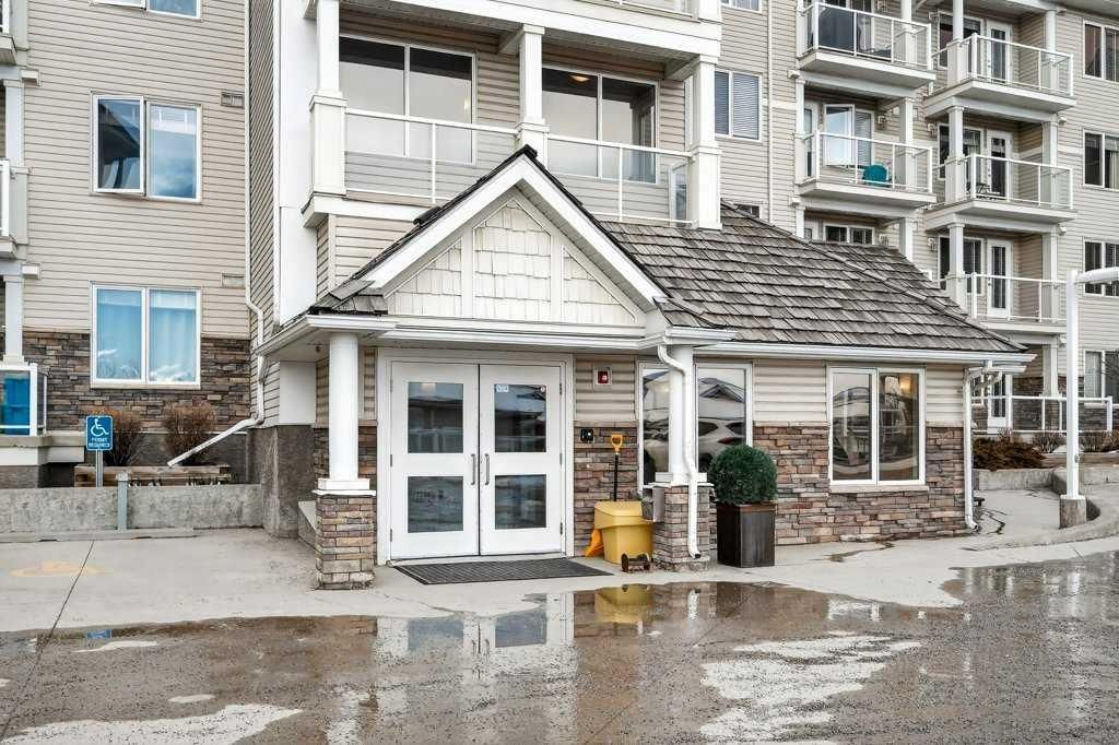 403, 500 Rocky Vista Gardens NW, Calgary — photo 2 of 28