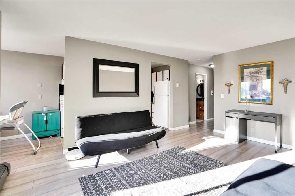 202, 1529 26 Avenue SW, Calgary — main listing photo