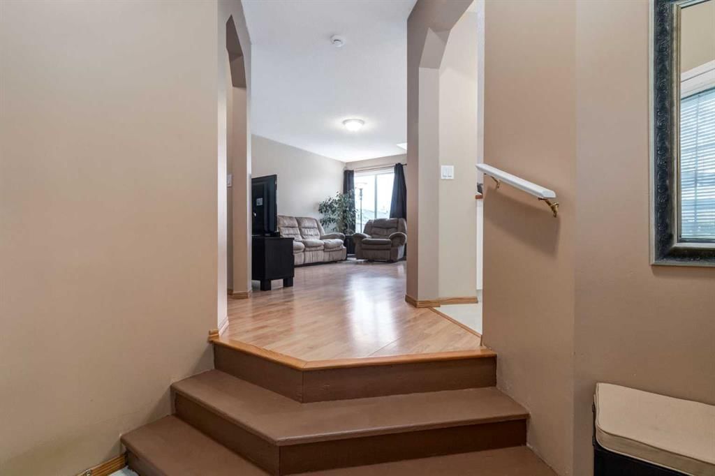 168 Mt Apex Green SE, Calgary — photo 4 of 47