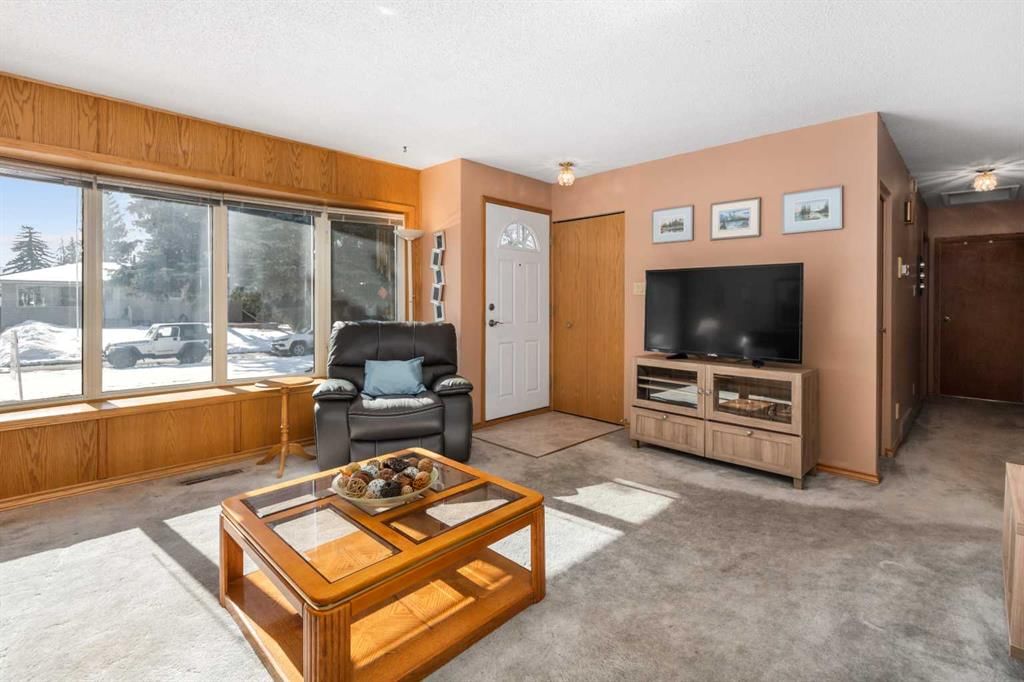 9616 Assiniboine Road SE, Calgary — photo 4 of 43