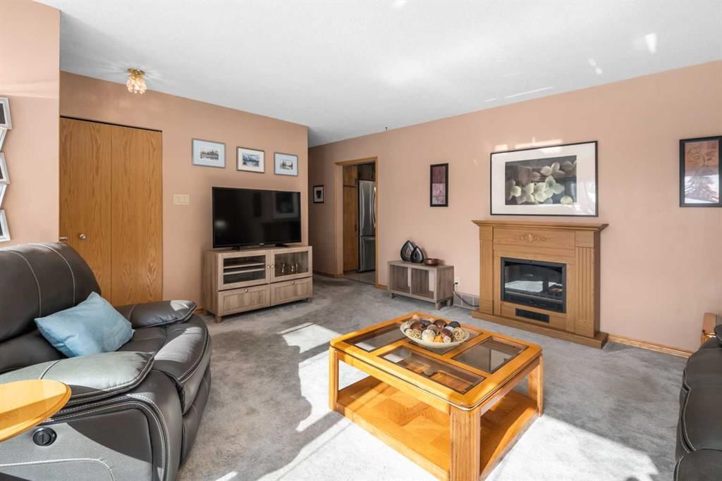 9616 Assiniboine Road SE, Calgary — photo 5 of 43