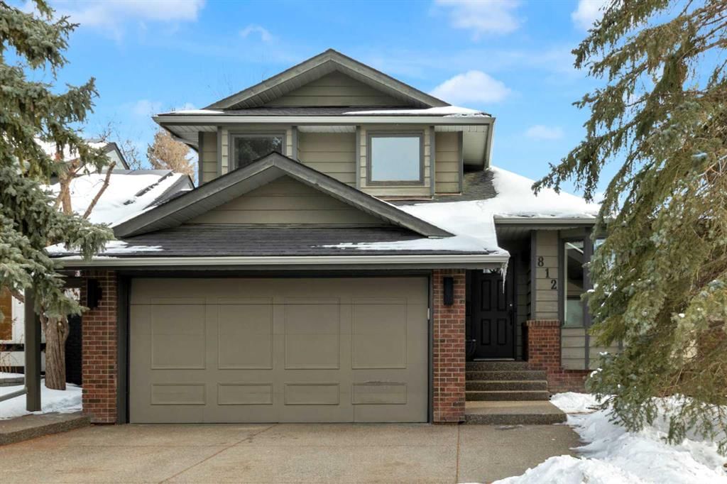 812 Shawnee Drive SW, Calgary — main listing photo
