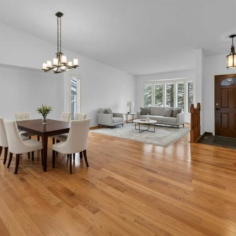 812 Shawnee Drive SW, Calgary — photo 3 of 50