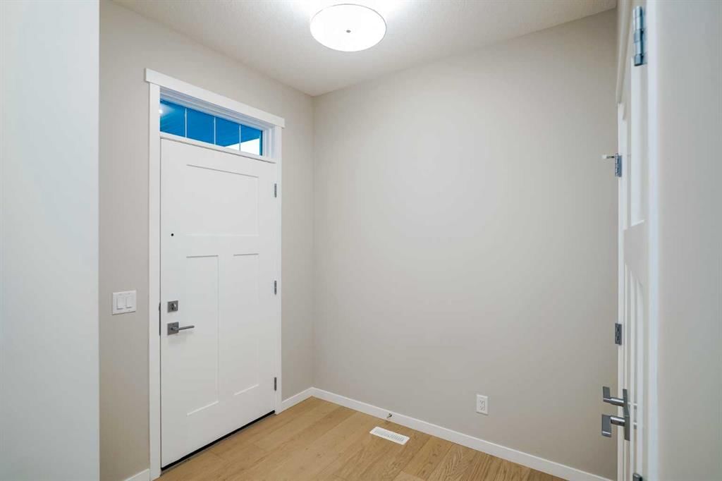 184 Magnolia Terrace SE, Calgary — photo 4 of 50