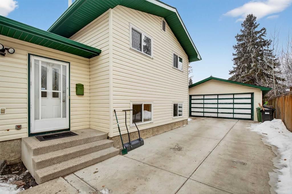 76 Brookpark Place SW, Calgary — photo 3 of 45