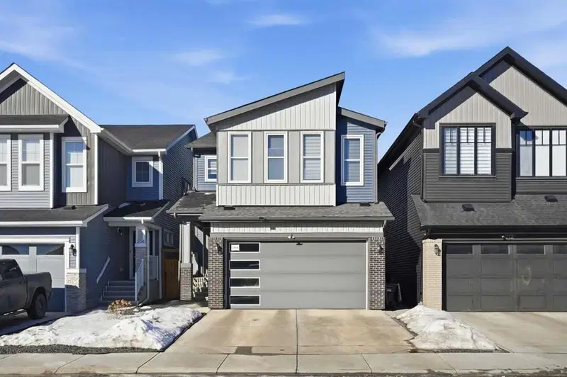 208 Creekstone Row SW, Calgary — main listing photo