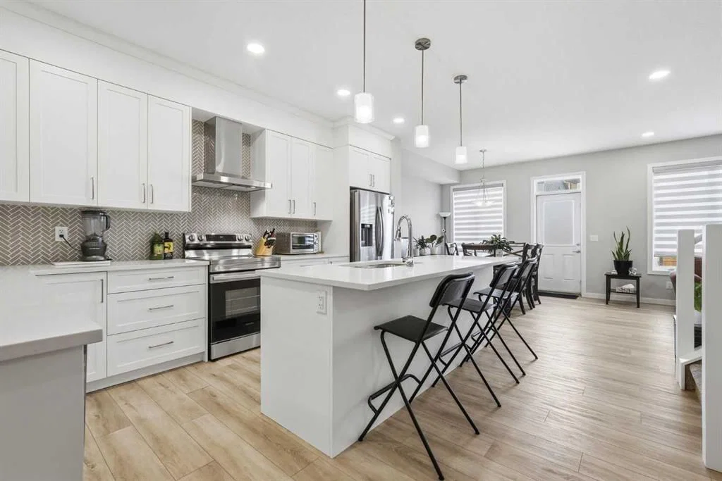 208 Creekstone Row SW, Calgary — photo 3 of 42