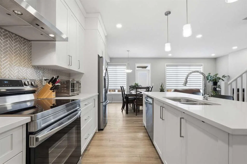 208 Creekstone Row SW, Calgary — photo 5 of 42