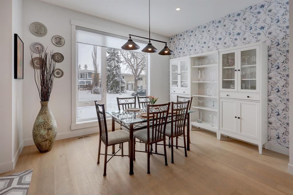 1709 19 Avenue NW, Calgary — photo 4 of 50