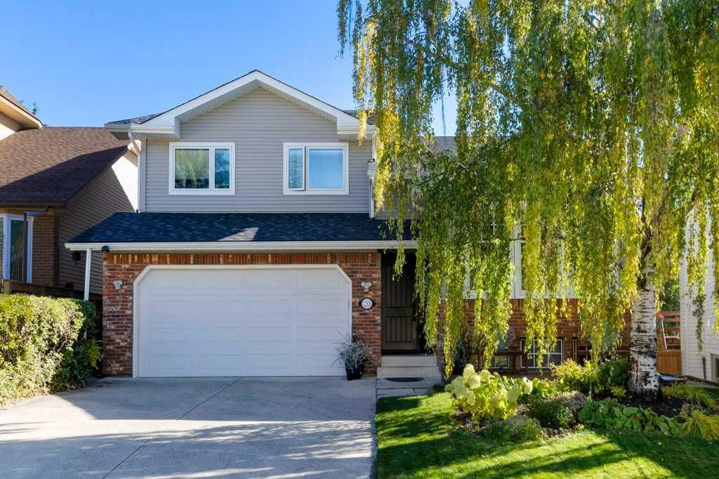 20 Strathlorne Crescent SW, Calgary — main listing photo