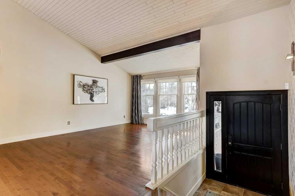 20 Strathlorne Crescent SW, Calgary — photo 4 of 47