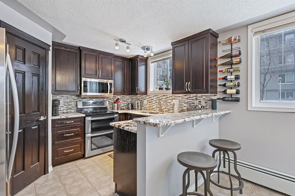110, 2416 Erlton Street SW, Calgary — photo 3 of 15